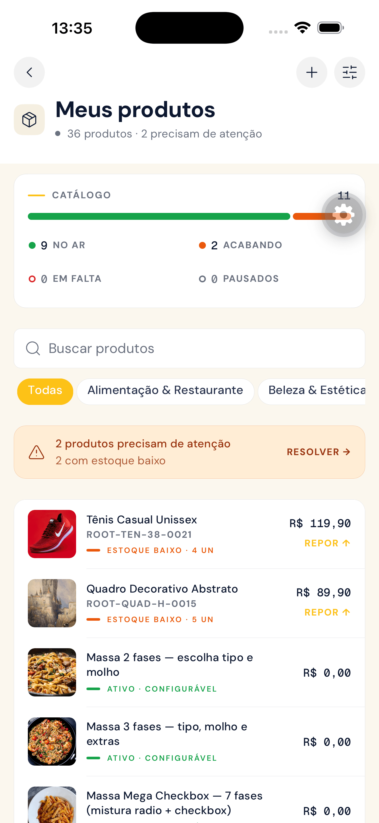Meus produtos no app da loja: três massas marcadas como configuráveis