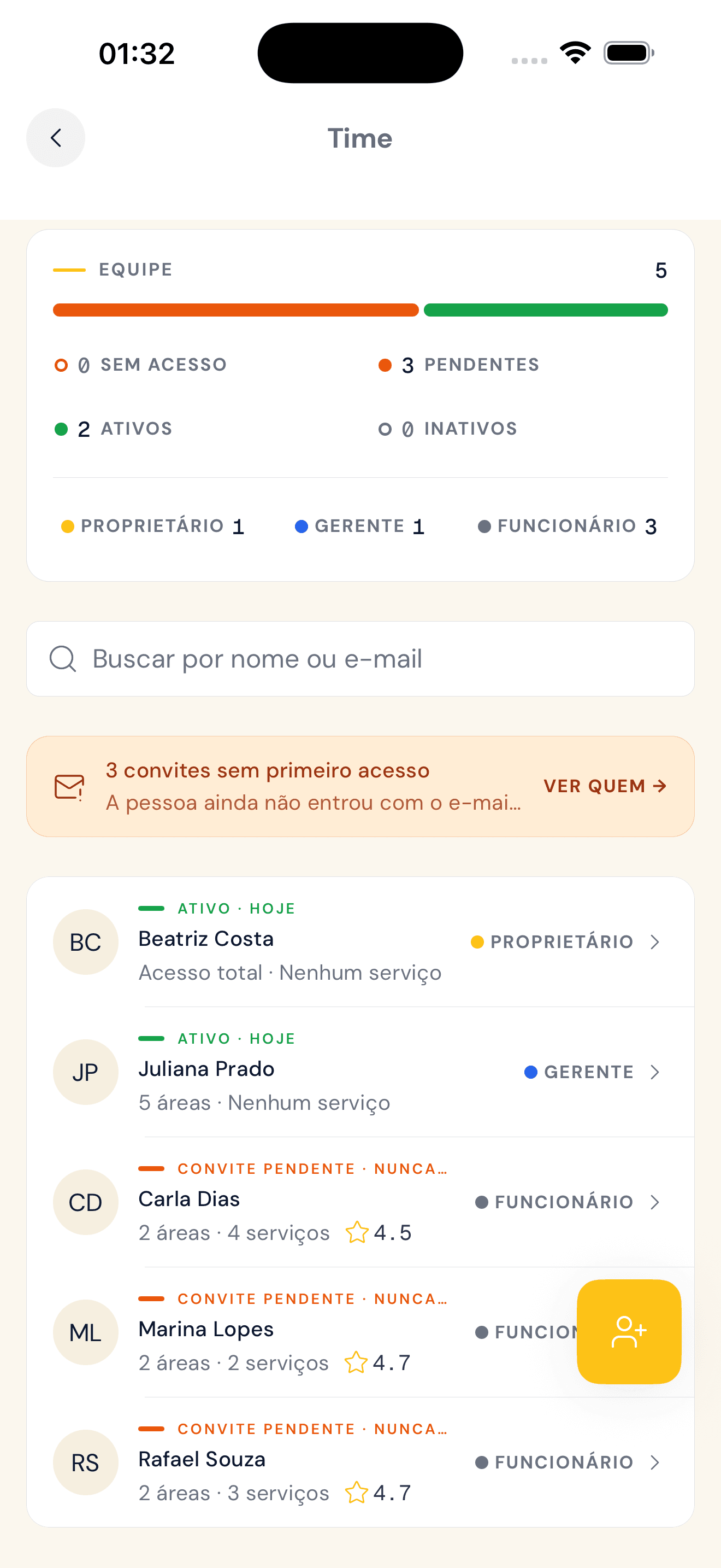Time no app da loja: proprietário, gerente e funcionários, com status de acesso de cada um